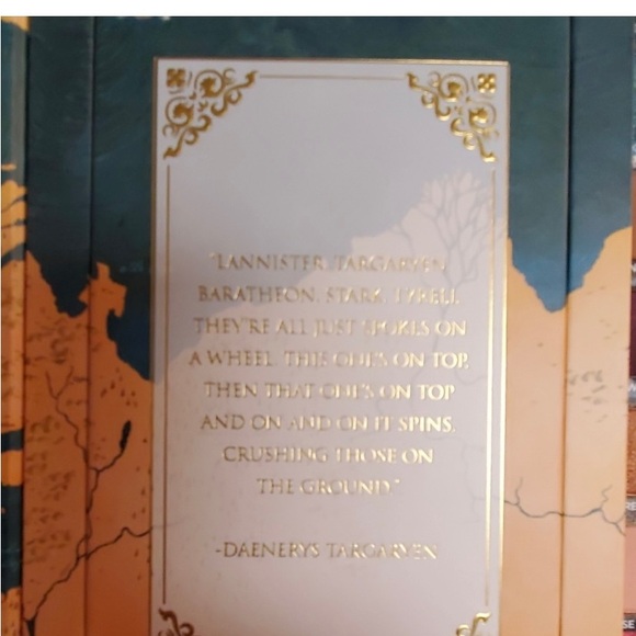 Urban Decay Game of Thrones Eyeshadow Palette - Picture 2 of 6